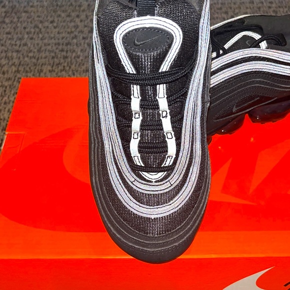 NIKE Air Max in black - Picture 3 of 3